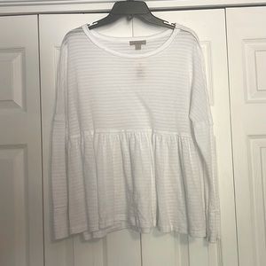 NWT Wonderly Women's Here Comes Sun Tee
Shirt Long Sleeve White Peplum Ruffle